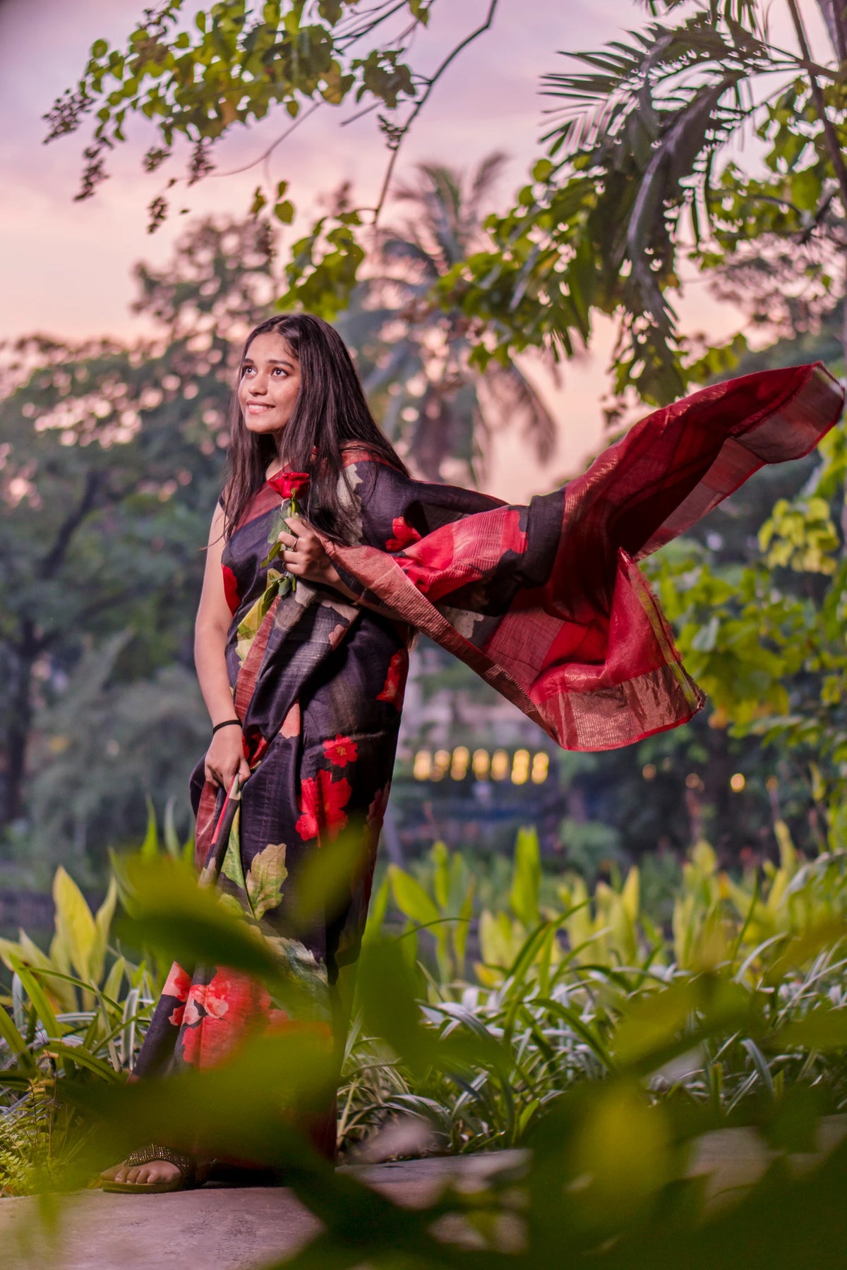 Rose Red Floral Bliss Premium Black Tussar Silk Saree with Zari Weaving – Ethnic Party Wear Saree
