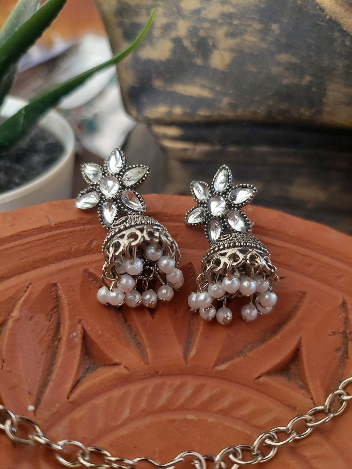 Classic white Jewel Set Traditional Silver Finish Jewelry Set with White Stone Neckpiece and Matching Earrings