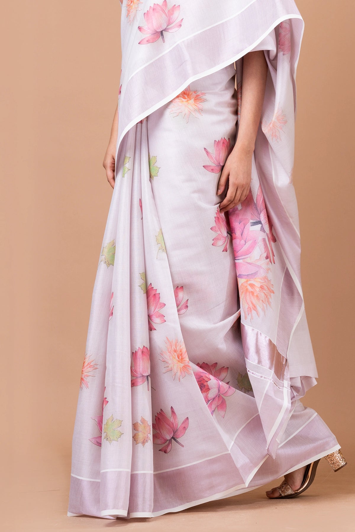 Verdant vignette White Kasavu Saree Traditional Kerala Style Ethnic Wear for Women
