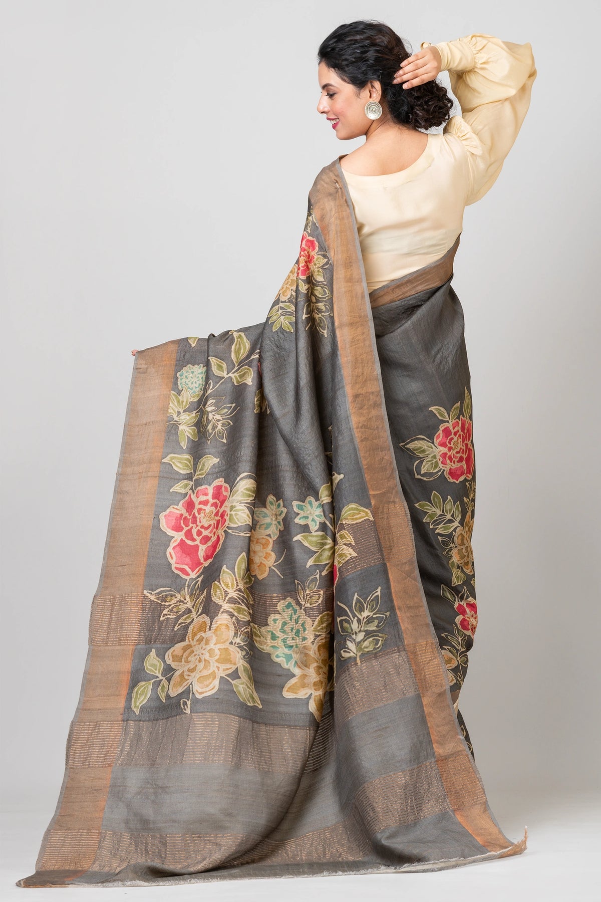 Pastel Petals Classic Grey Tussar Silk Saree – Lightweight Handwoven Saree for Subtle & Elegant Traditional Styling