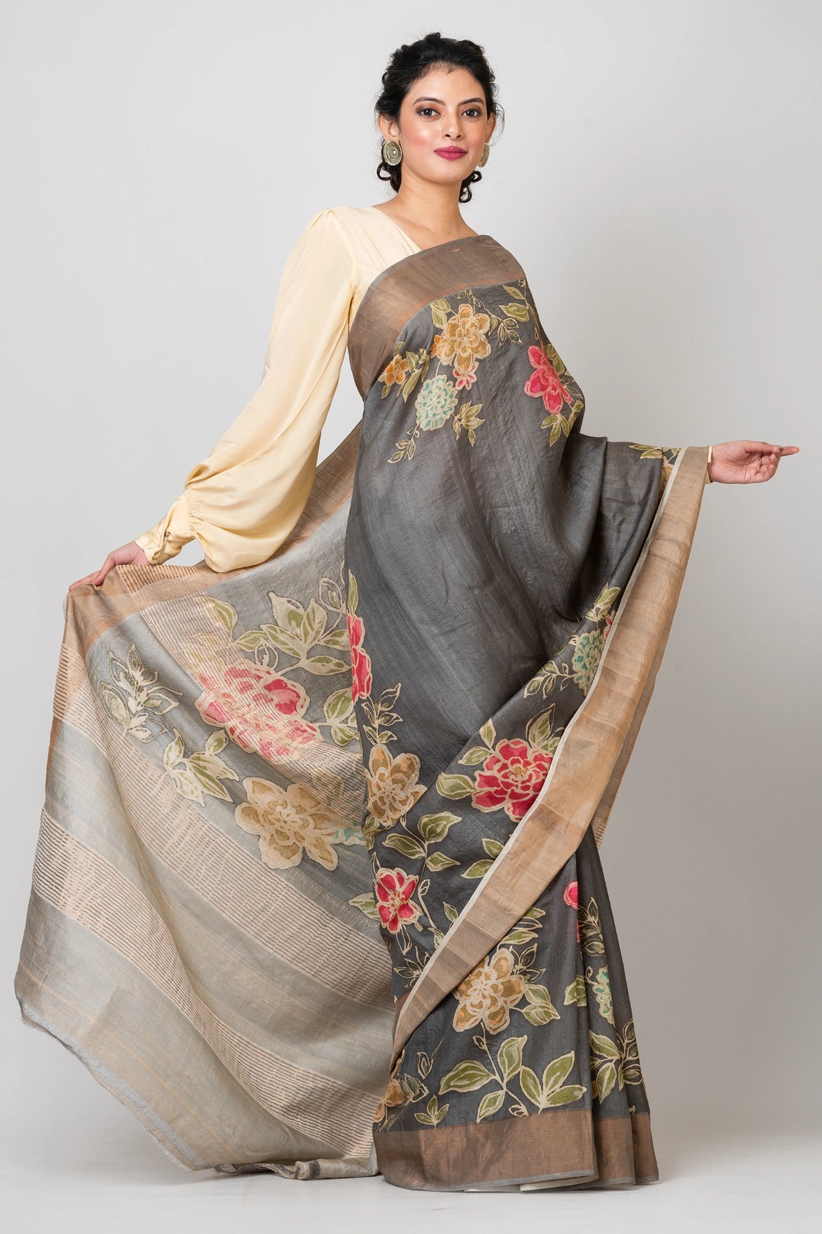 Pastel Petals Classic Grey Tussar Silk Saree – Lightweight Handwoven Saree for Subtle & Elegant Traditional Styling