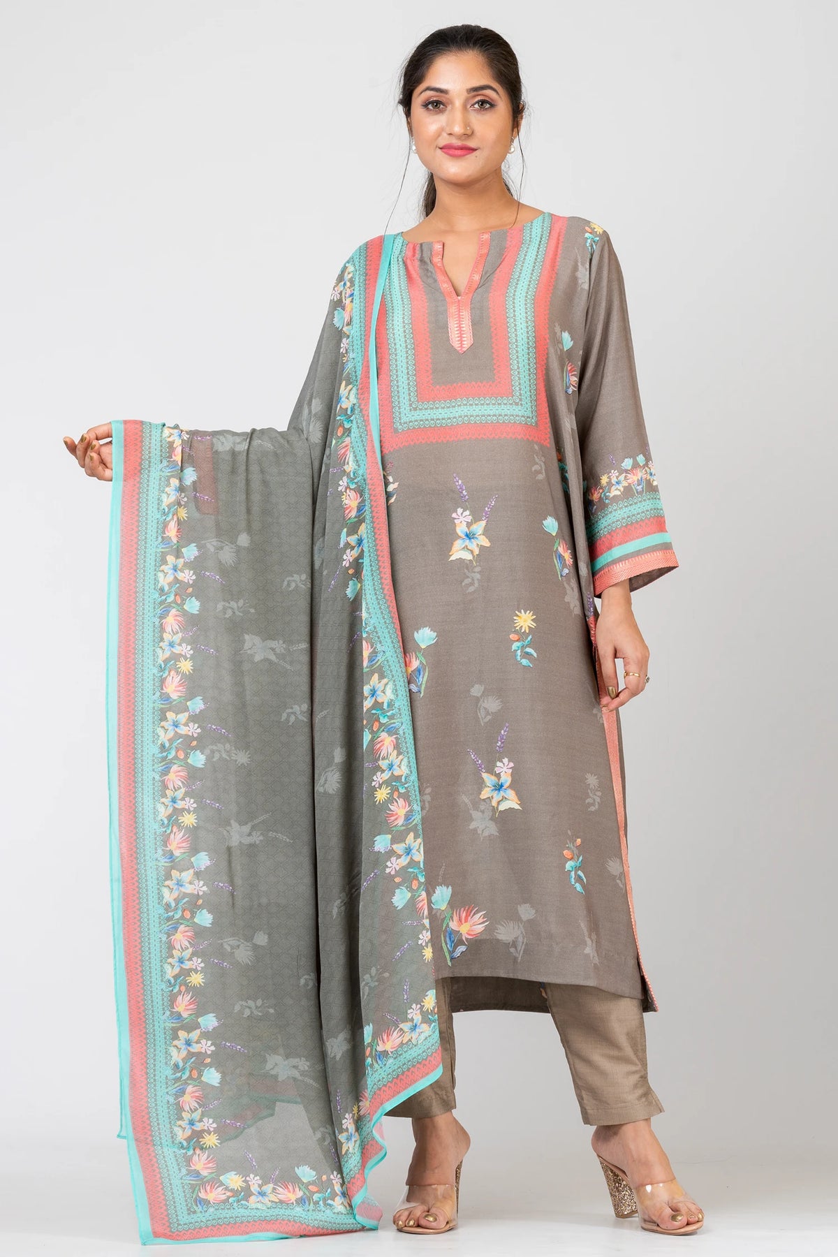 Posy Medley Elegant Grey Chanderi Kurta Set with Pants & Chiffon Dupatta