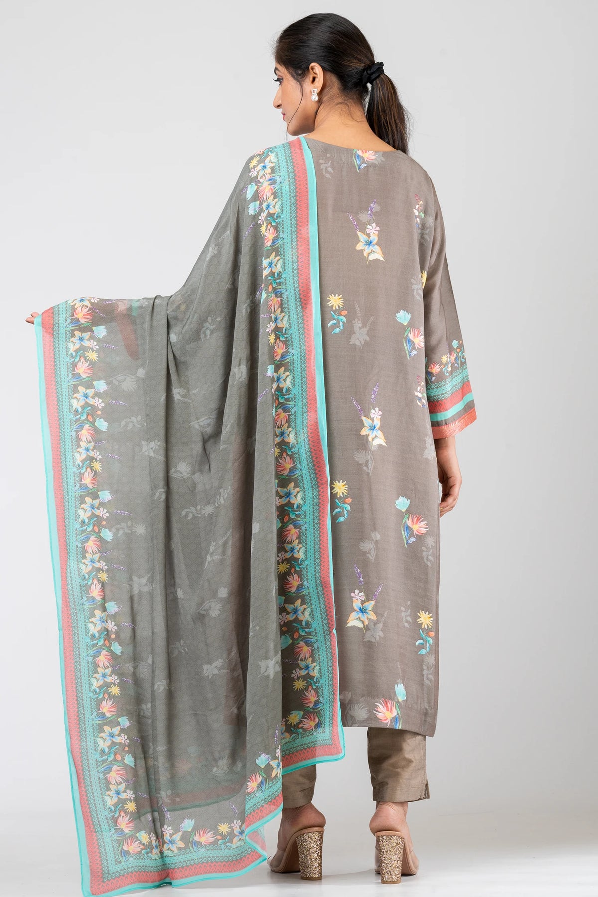 Posy Medley Elegant Grey Chanderi Kurta Set with Pants & Chiffon Dupatta