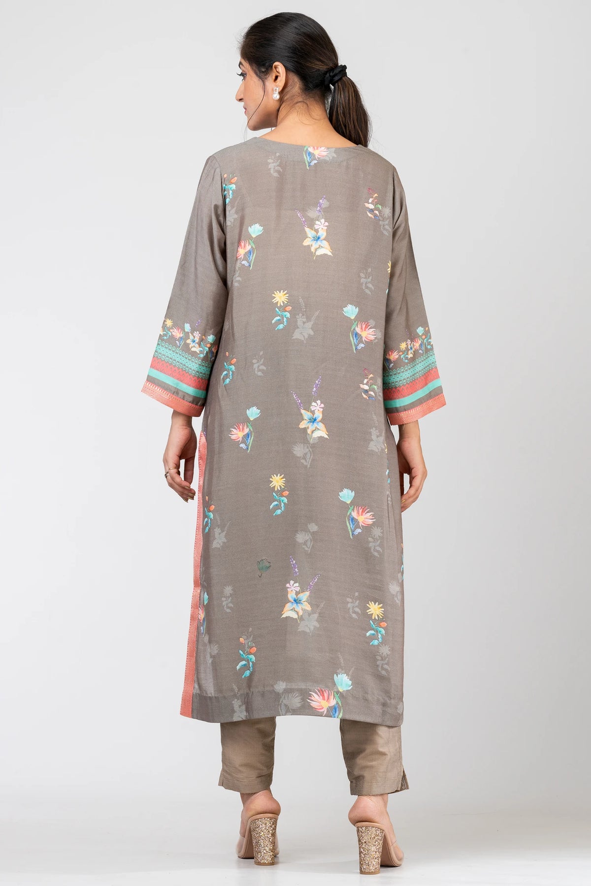 Posy Medley Elegant Grey Chanderi Kurta Set with Pants & Chiffon Dupatta