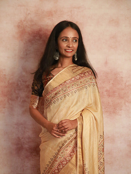 Rekha Elegant Cream Tussar Silk Saree with Woven Golden Border – Classic & Royal Ethnic Drape