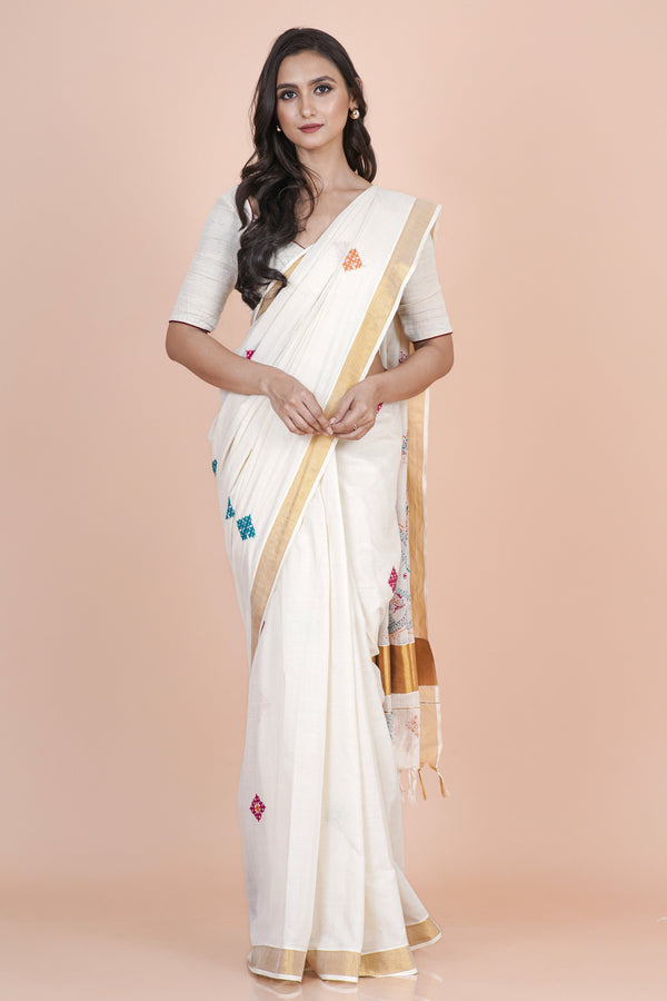 Sobhita Ethnic White Kasavu Saree with Gold Zari and Paisley Motif Craft