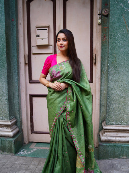 Lotus Premium Green Tussar Silk Saree with Natural Texture & Traditional Elegance