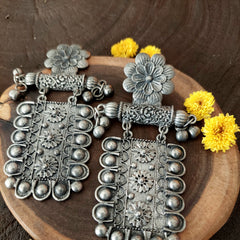 Antique Intricacy Jewel