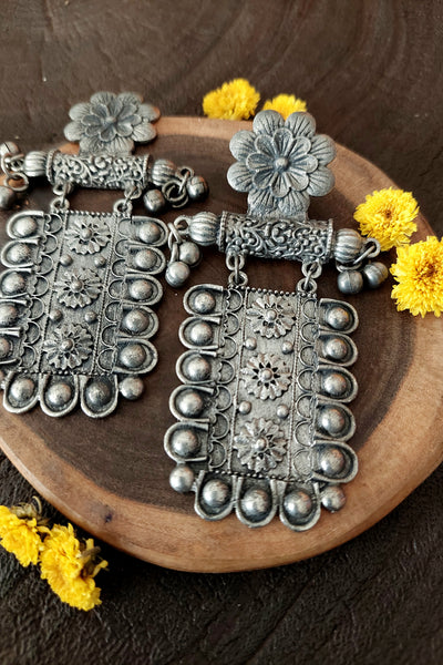 Antique Intricacy Jewel