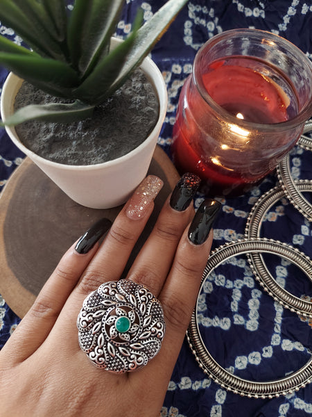 Antique Emerald Green Finger Ring