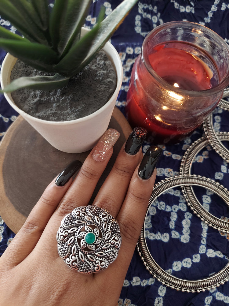 Antique Emerald Green Finger Ring
