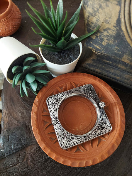Antique bangle Stylish Antique Silver Finish Geometric Design Bangle for Women