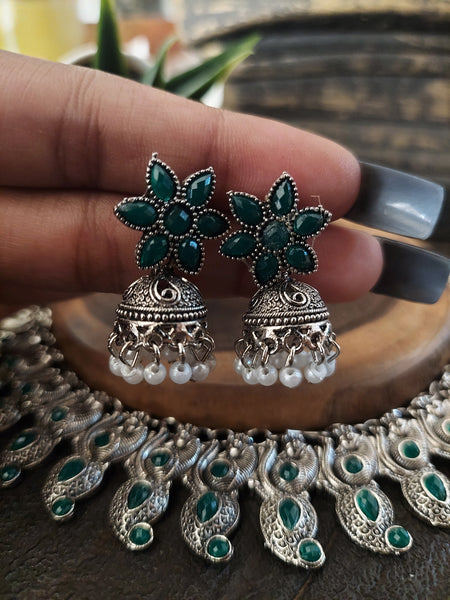 Classic jewel set Traditional Silver Finish Jewelry Set with Emerald Green Stone Neckpiece and Earrings