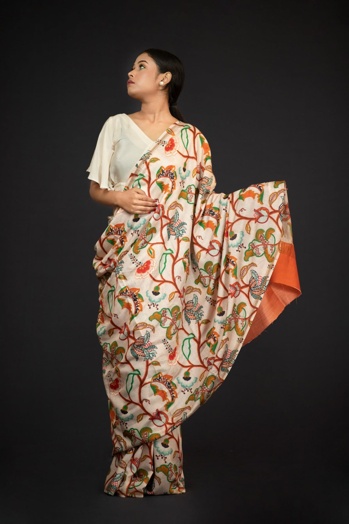 Kaamini Light Beige Chanderi Saree with Golden Zari Weaving